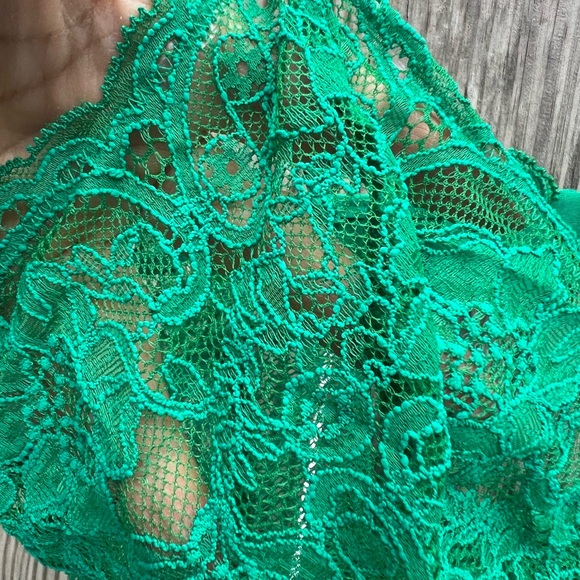 VICTORIAS SECRET Green Triangle Lace Tie Garter Slip Lingerie Women’s Small NWT - Picture 7 of 15